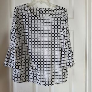 ELLE Black and White Bell-Sleeve Blouse Sz M